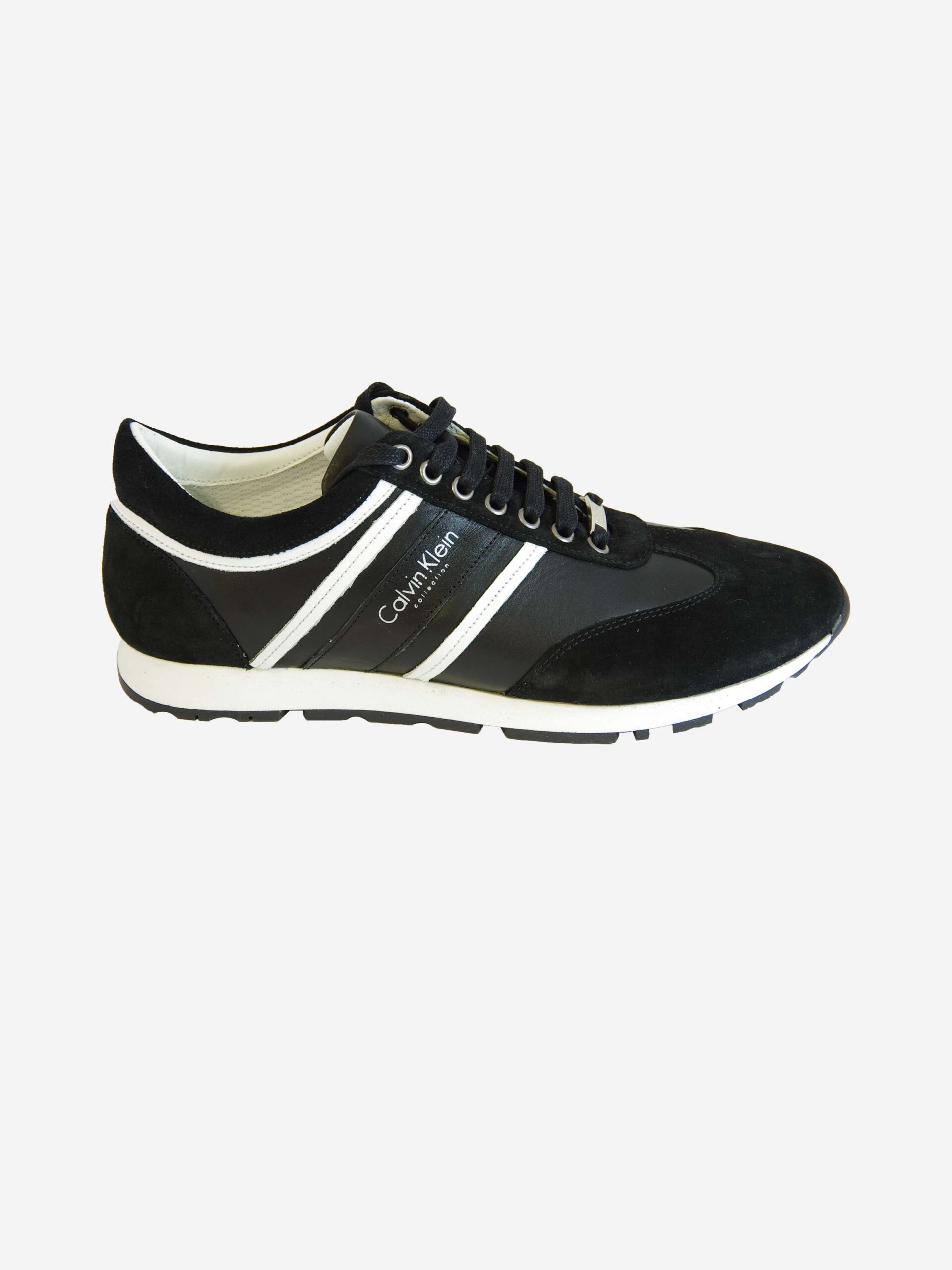Calvin Klein codice 4594 nera con fondo bianco