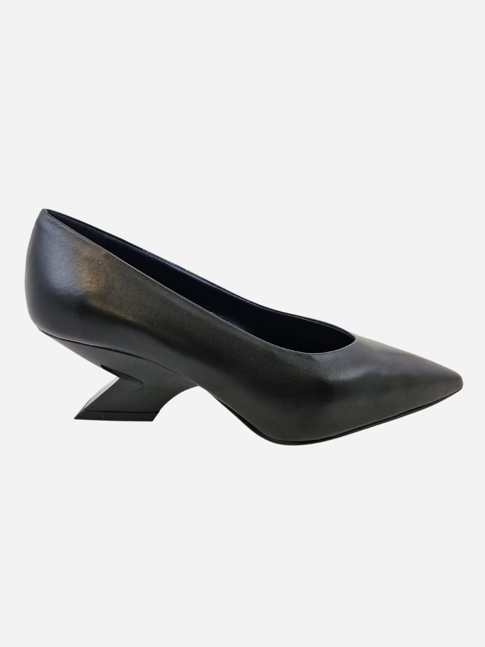 décolleté in pelle nera con tacco a virgola shana